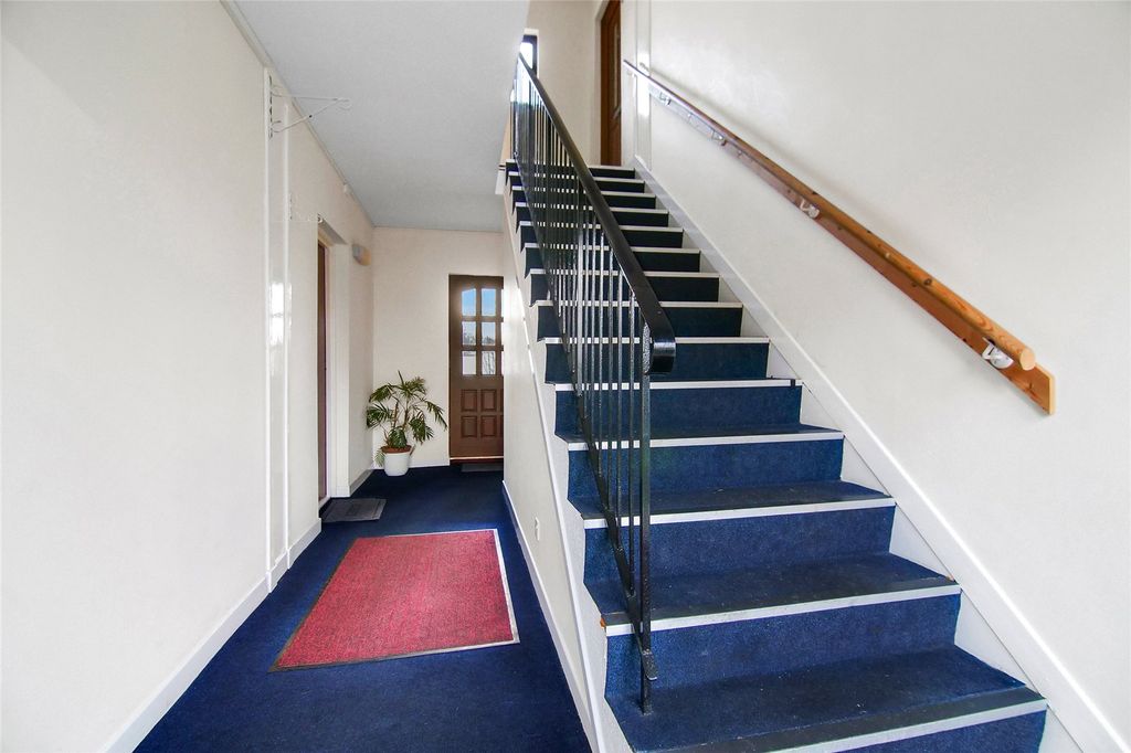 Property photo 2 of 14 Picture No. 02