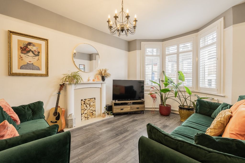 Property photo 2 of 13 4474273