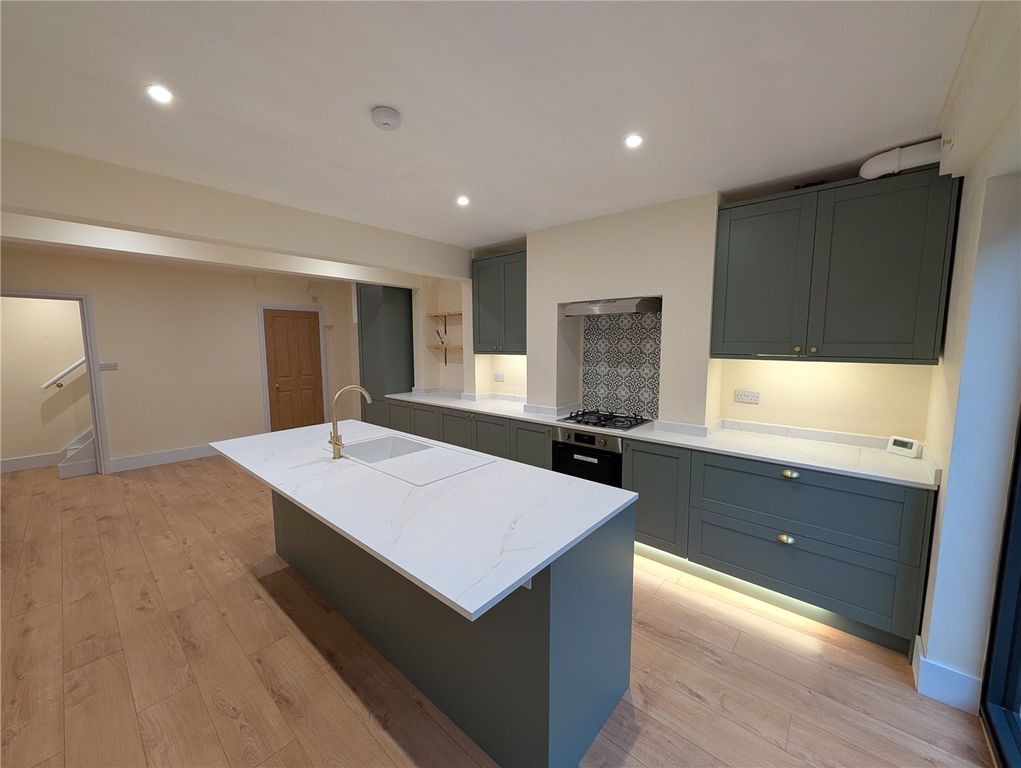 Property photo 3 of 29 Picture No. 09