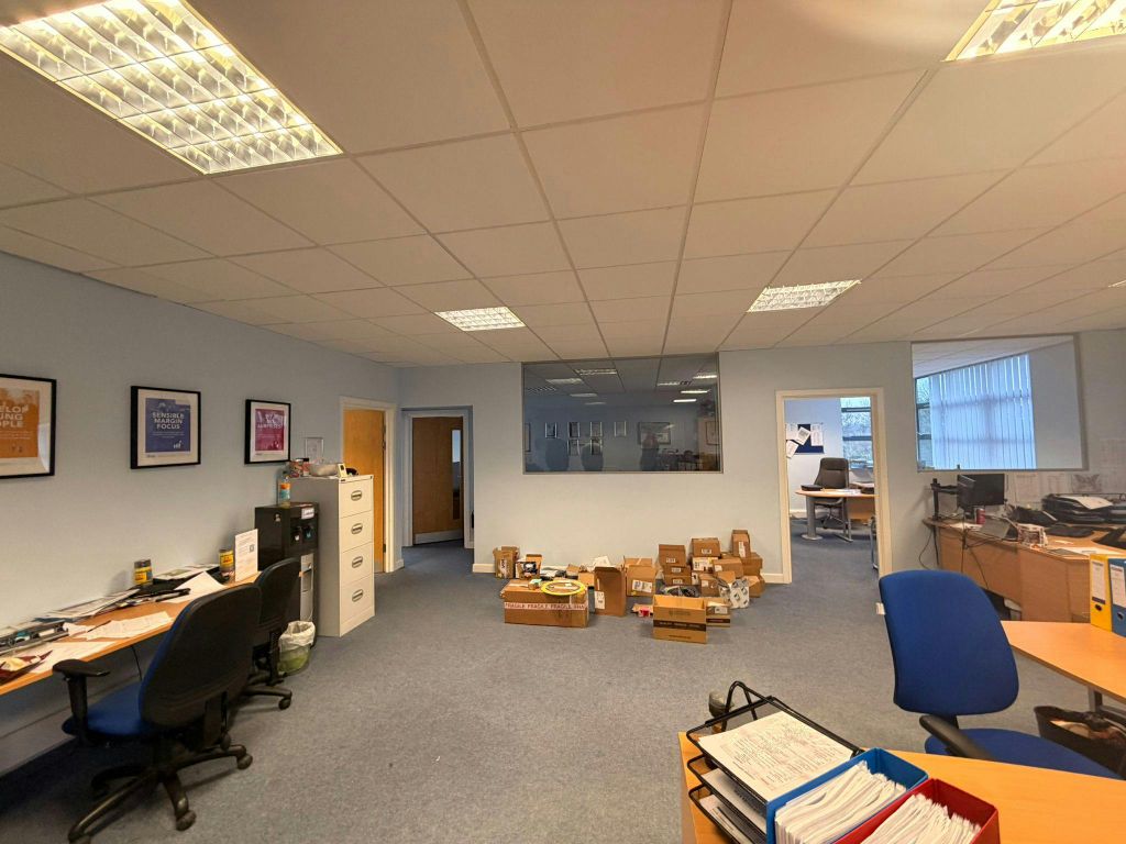 Property photo 2 of 14 E46d4d5F-2A13-4B0E-A1A2-8ee335680B90.Jpg