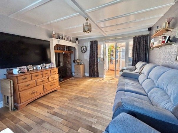 Property photo 3 of 19 Living Room