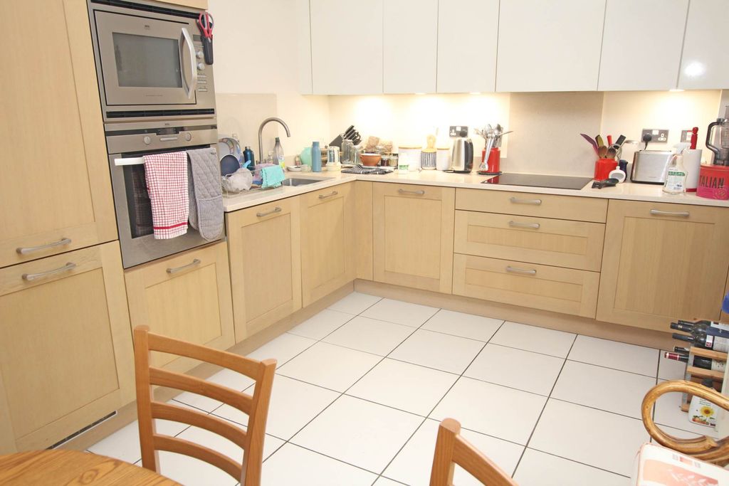 Additional image 4 of 3 bed flat for saleDarley Road, Eastbourne BN20