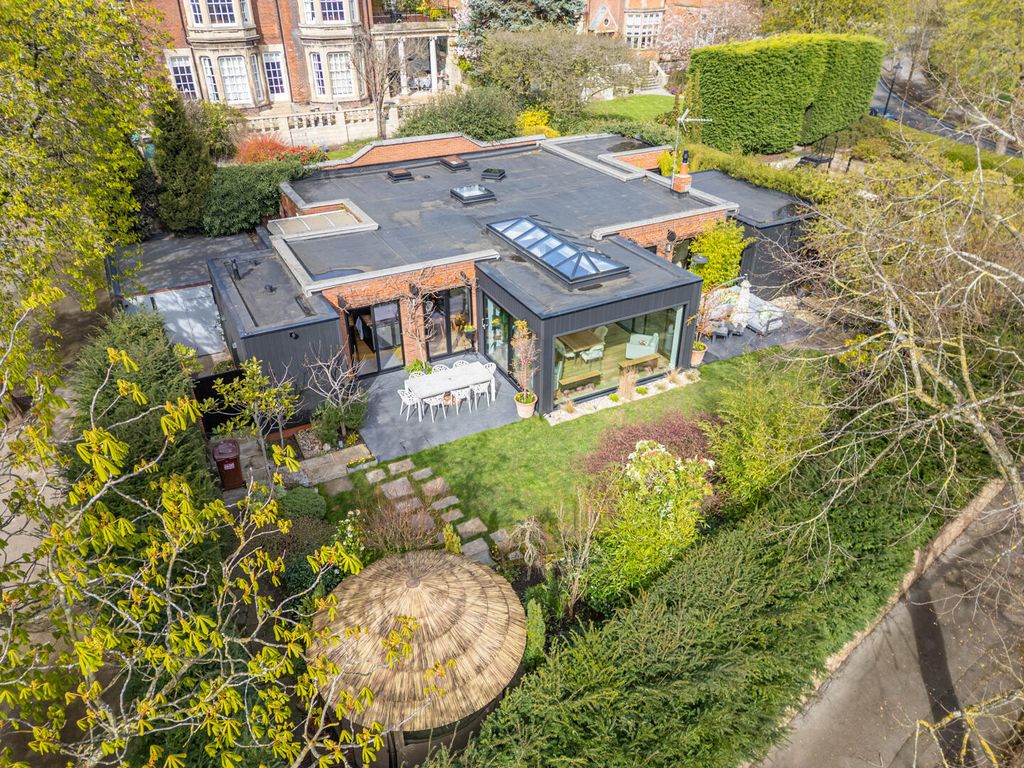 Property photo 1 of 32 Exterior