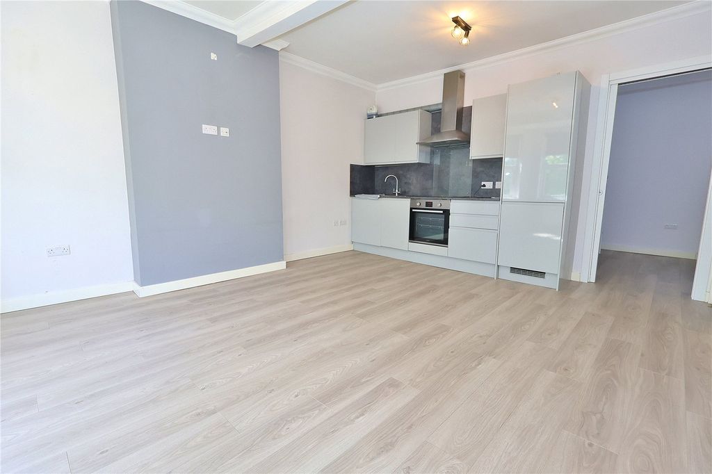 Property photo 3 of 8 Picture No. 02