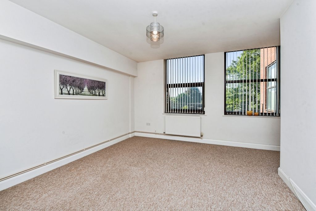 Property photo 2 of 9 Image 1