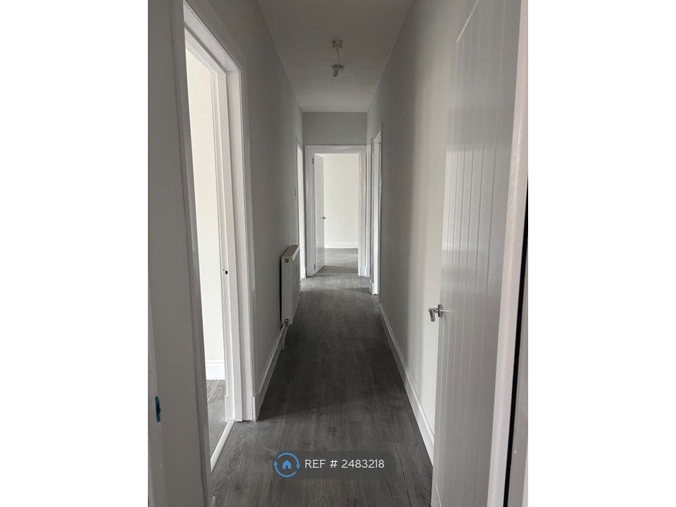 Property photo 3 of 12 Hallway