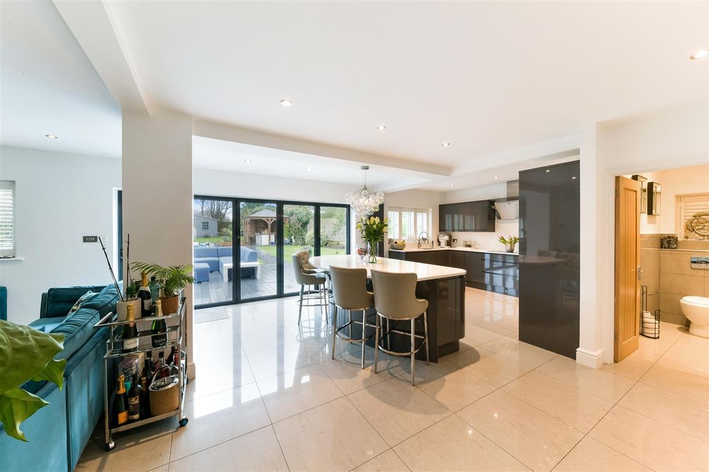 Property photo 3 of 34 Beechfield, (21).Jpg