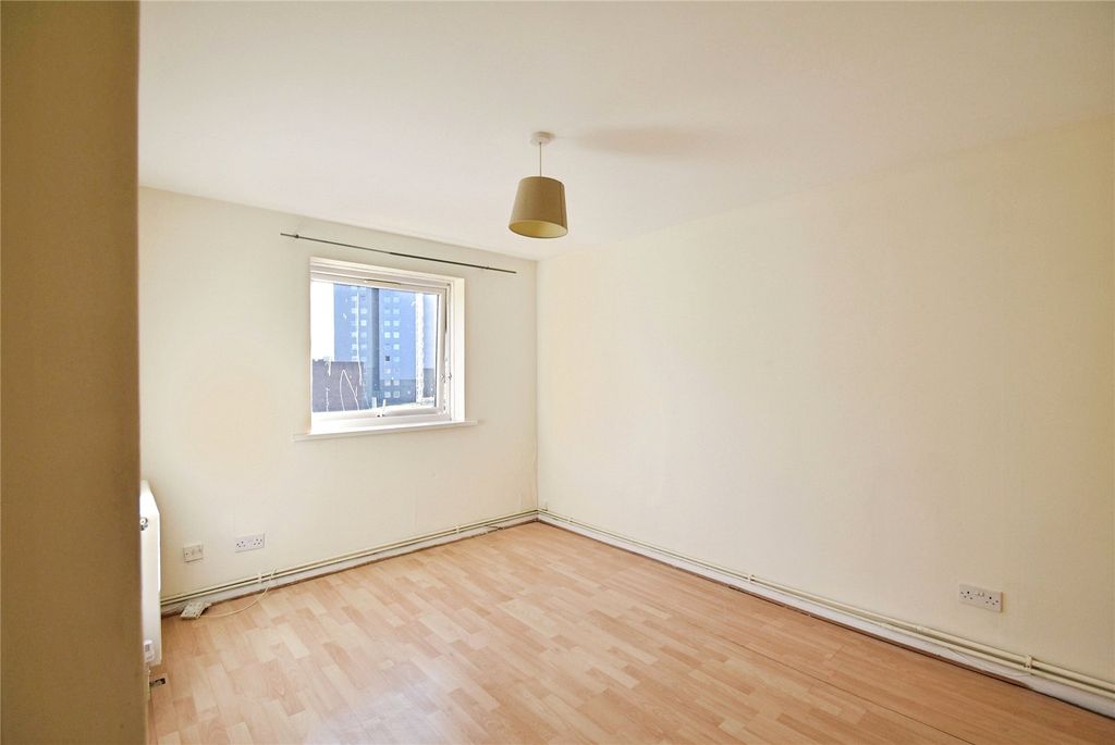 Property photo 3 of 9 Bedroom