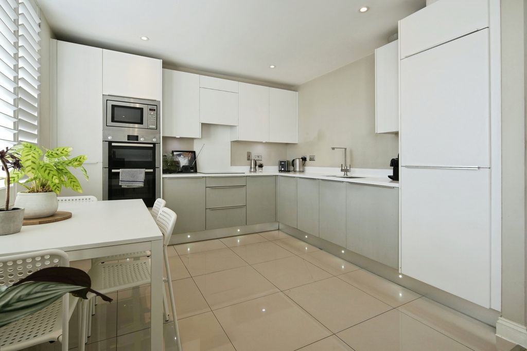 Property photo 2 of 19 Pbox-Img.Jpg
