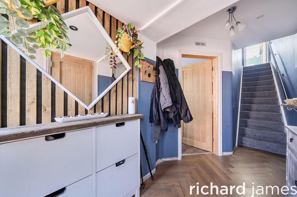 Property photo 3 of 15 88Df8F38Adc44A34B7c064Ec0Bdaa911