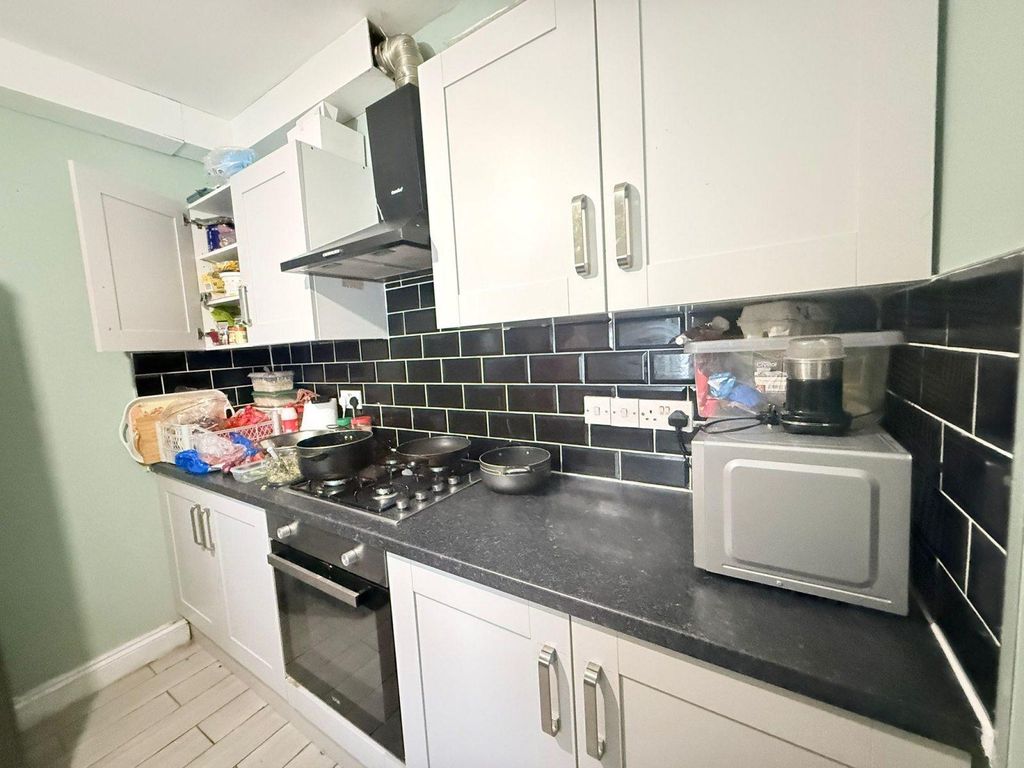 Property photo 1 of 7 Double Room To Rent Close To Goodmayes Station - Â£800