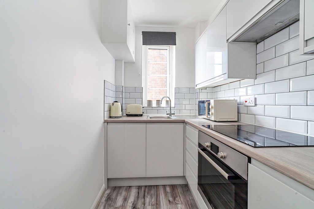 Property photo 2 of 14 Kitchen