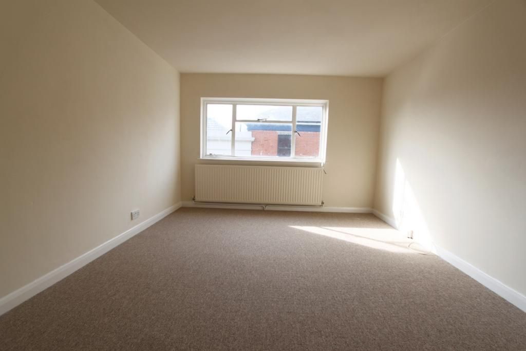 Property photo 2 of 9 Photo 3