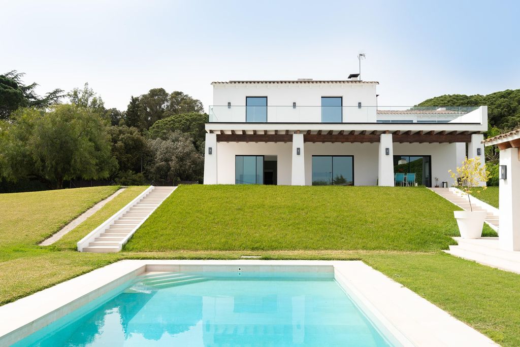 Property photo 2 of 78