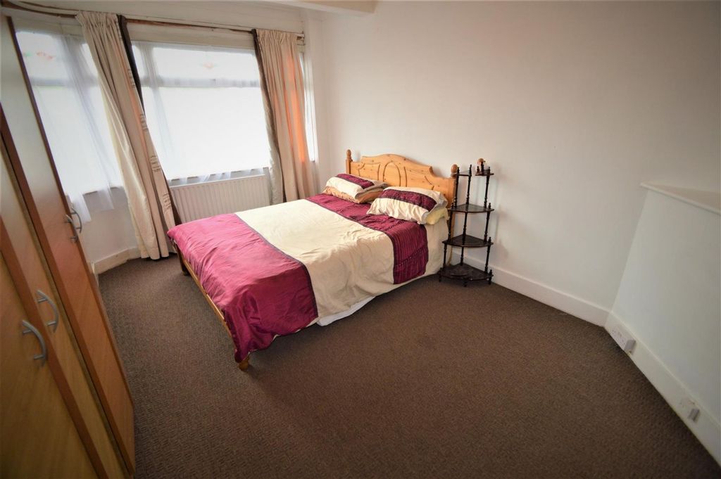 Property photo 2 of 3 James Lane E10