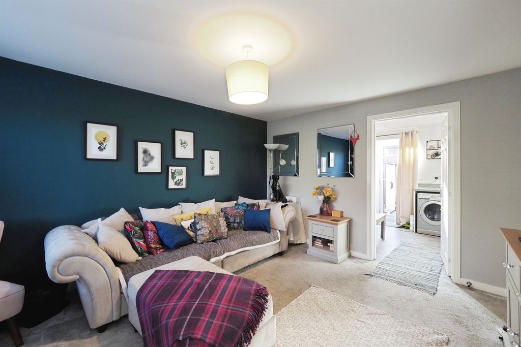 Property photo 2 of 26