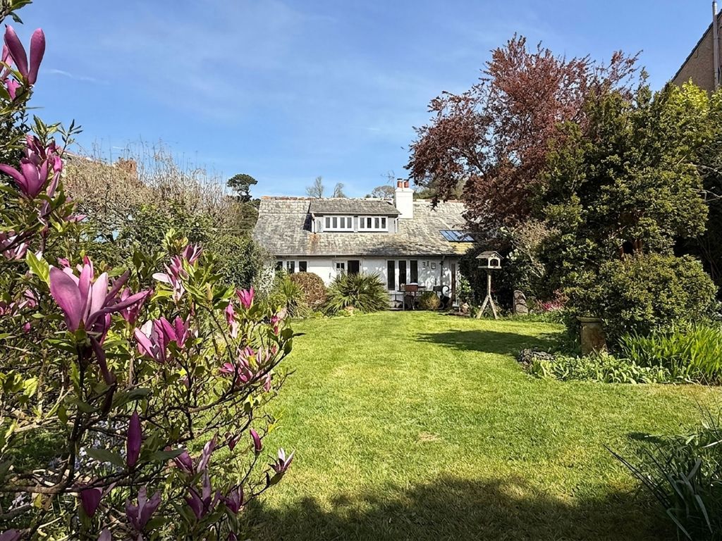 Property photo 1 of 34