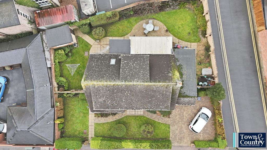 Property photo 2 of 27 Richard Avenue