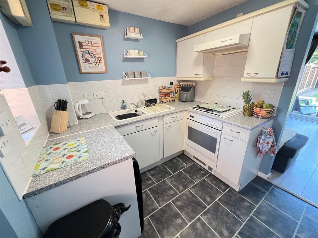 Property photo 3 of 11