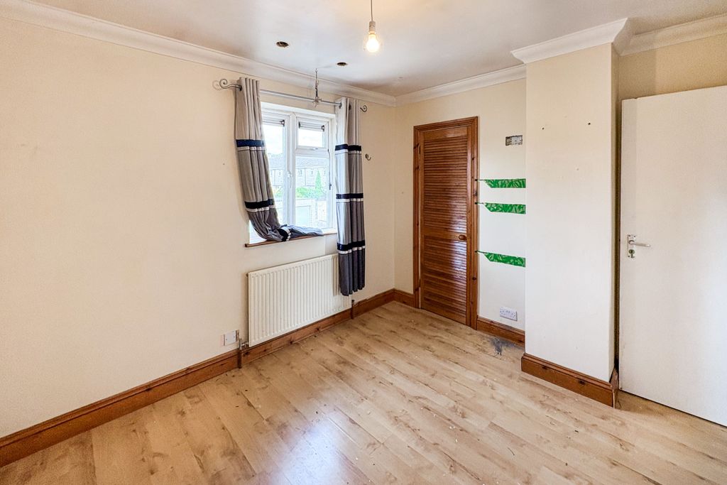 Property photo 2 of 13 12 Oliver Avenue, Corsham, Wiltshire, Sn13 0Aj