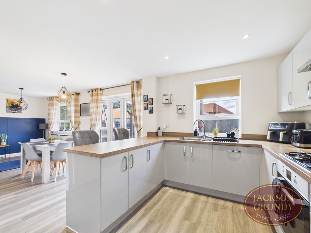 Property photo 3 of 19 Kipling Way