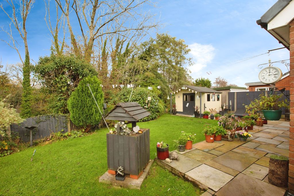 Property photo 2 of 20