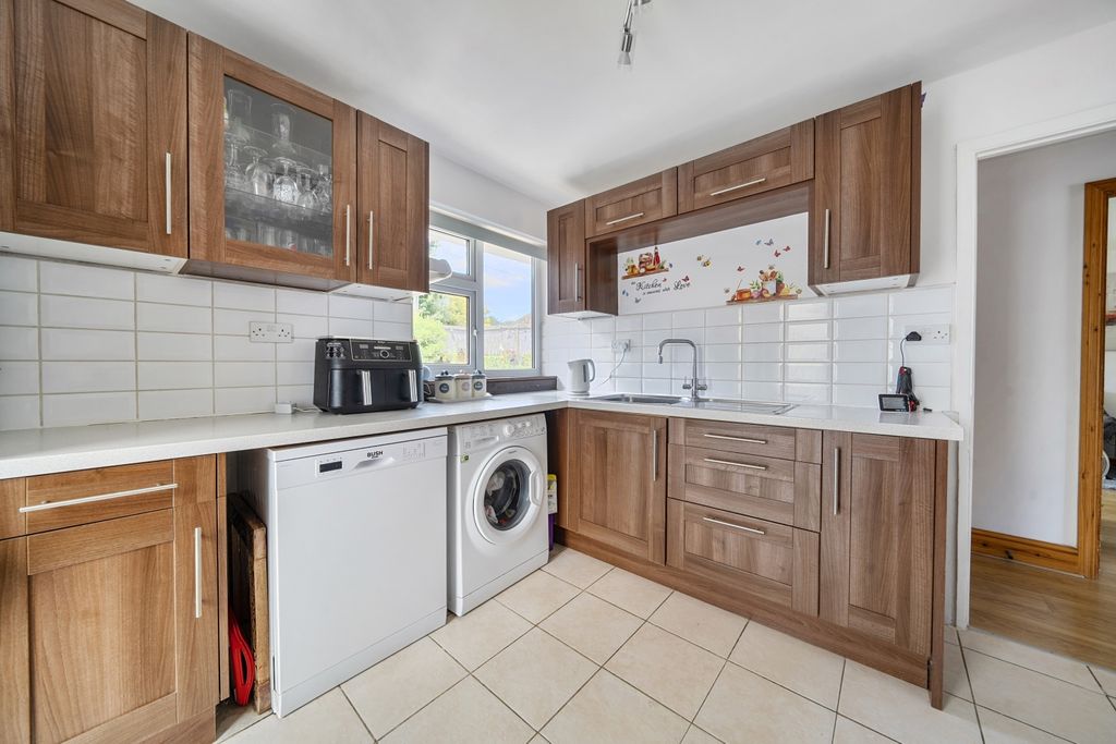 Property photo 2 of 16 Kitchen