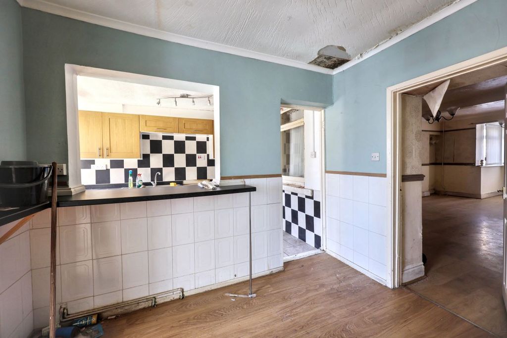 Property photo 3 of 13