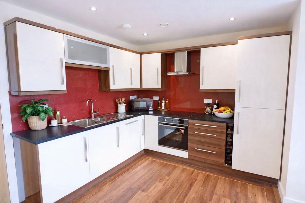 Property photo 2 of 11