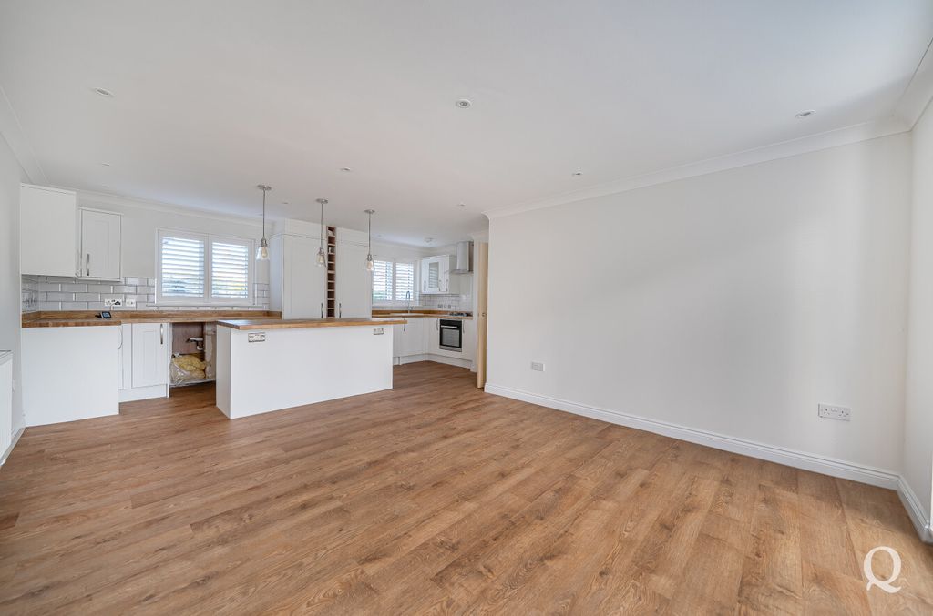 Property photo 3 of 15 70De38d0-A5c0-4Bb...