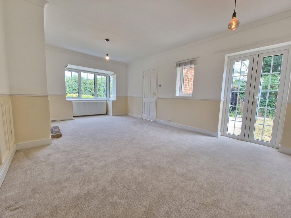 Property photo 3 of 11 Picture No. 28
