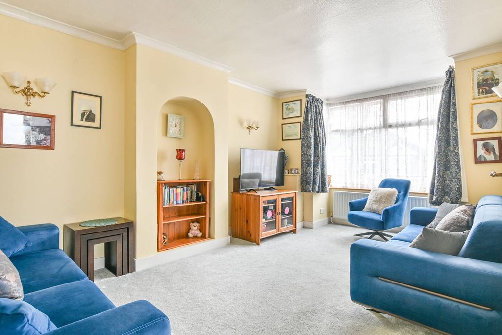 Property photo 2 of 16