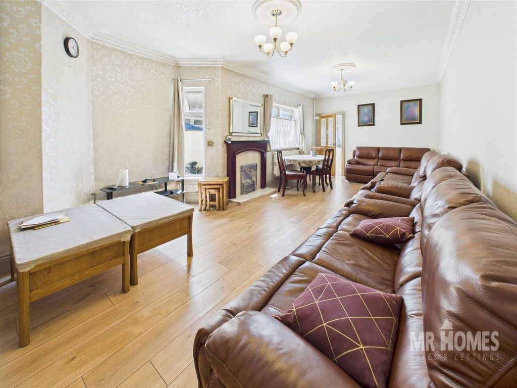 Property photo 3 of 40