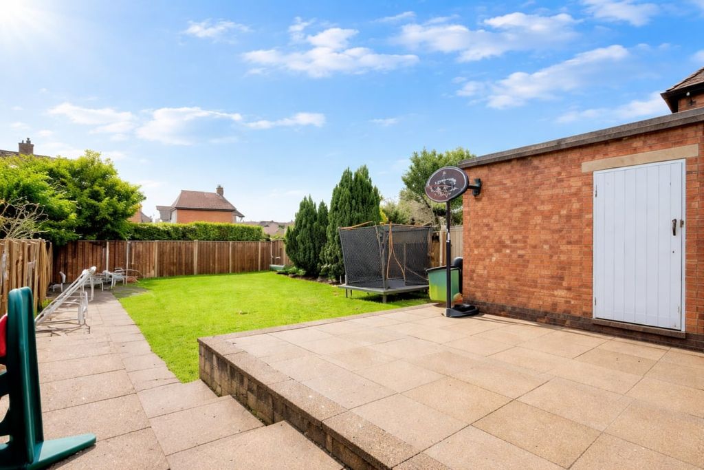 Property photo 2 of 12