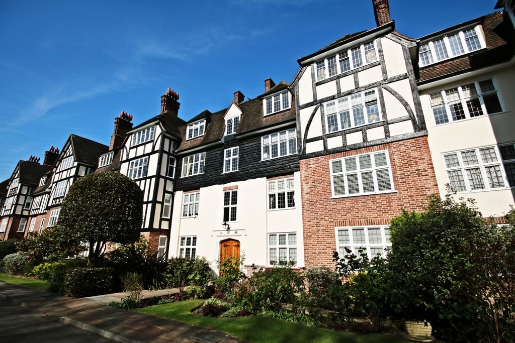 Property photo 2 of 27 45 Wildcroft Manor - Exterior 2