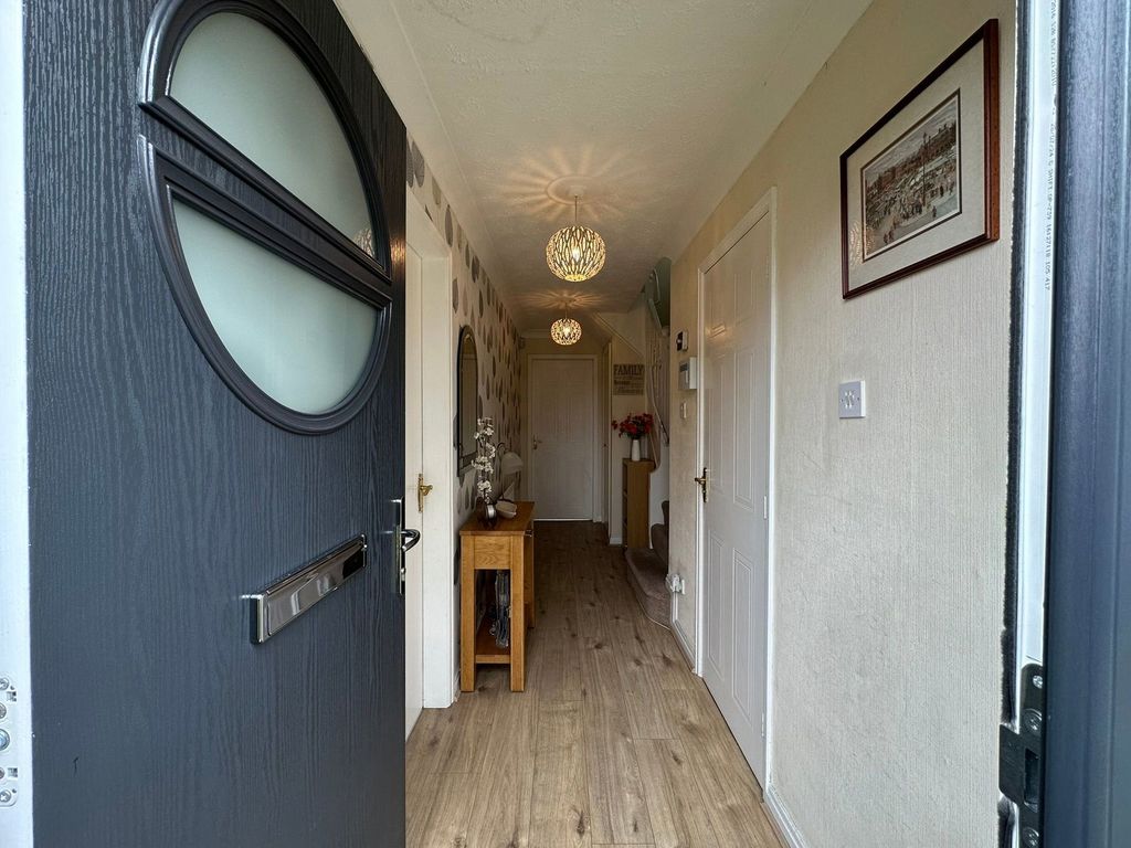 Property photo 2 of 26