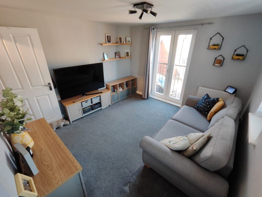 Property photo 3 of 8