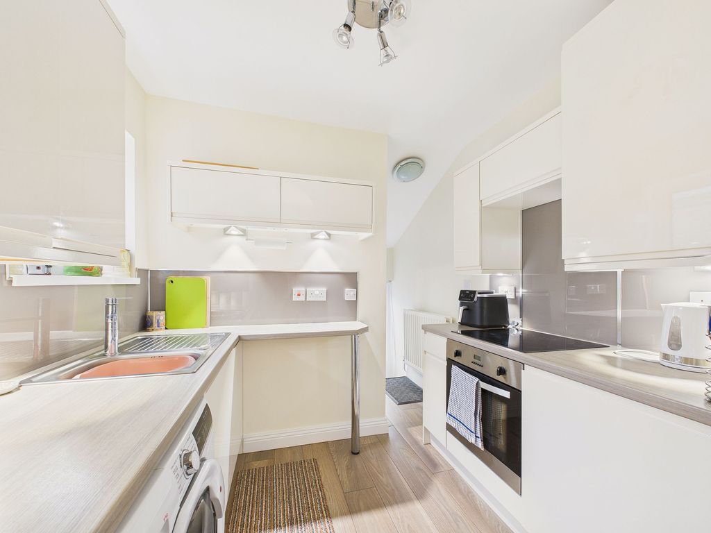 Property photo 2 of 12 Kitchen