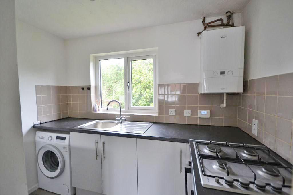 Property photo 3 of 18 Kitchen