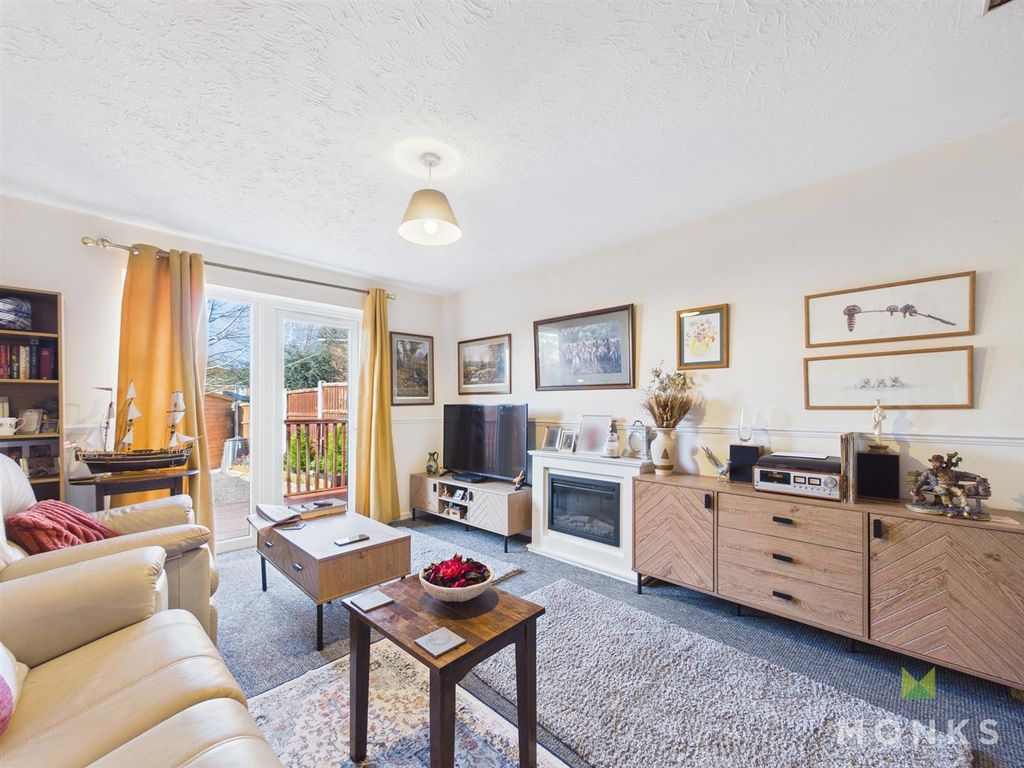 Property photo 3 of 12 Cam01348G0-Pr0795-Still005.Jpg