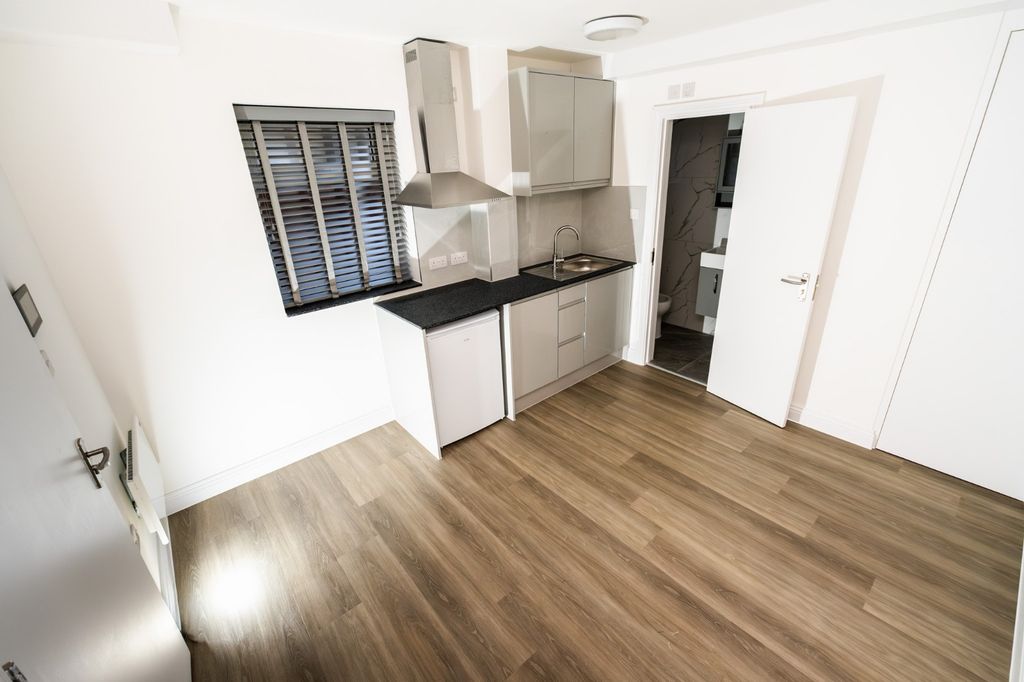 Property photo 2 of 3