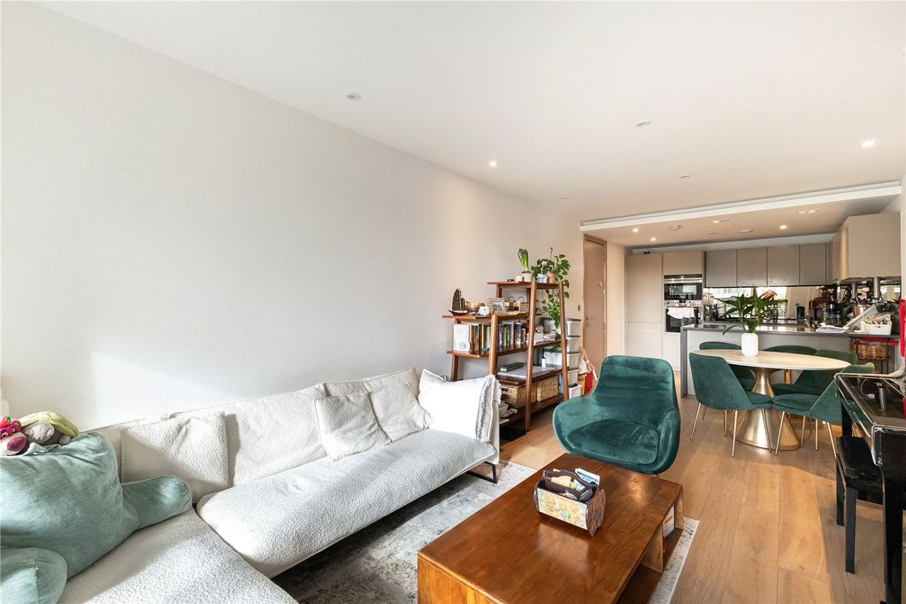 Property photo 3 of 16 Reception Room