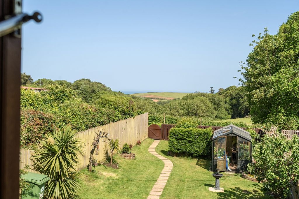 Property photo 2 of 23 1466013-22-6A171Abebf19B-Arw-1