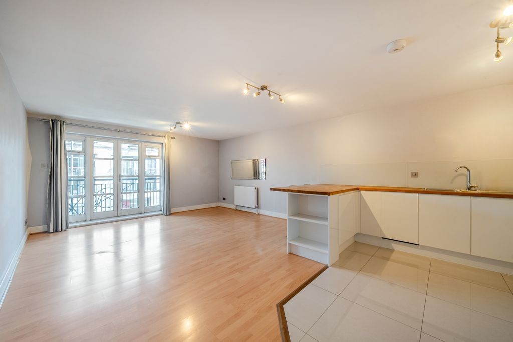 Property photo 2 of 23 1325823-17-6870F8...