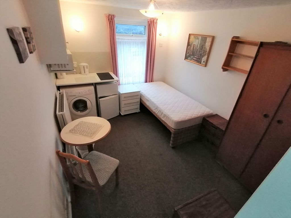 Property photo 2 of 3