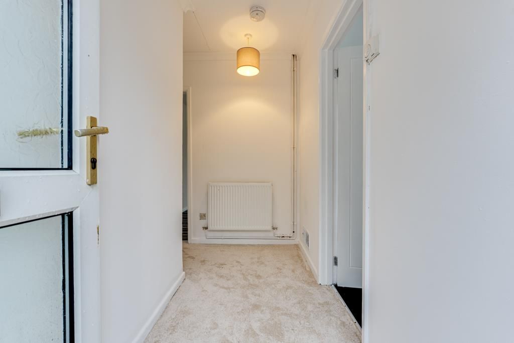 Property photo 3 of 19 15 Isebrook Court, Burton Latimer-1.Jpg