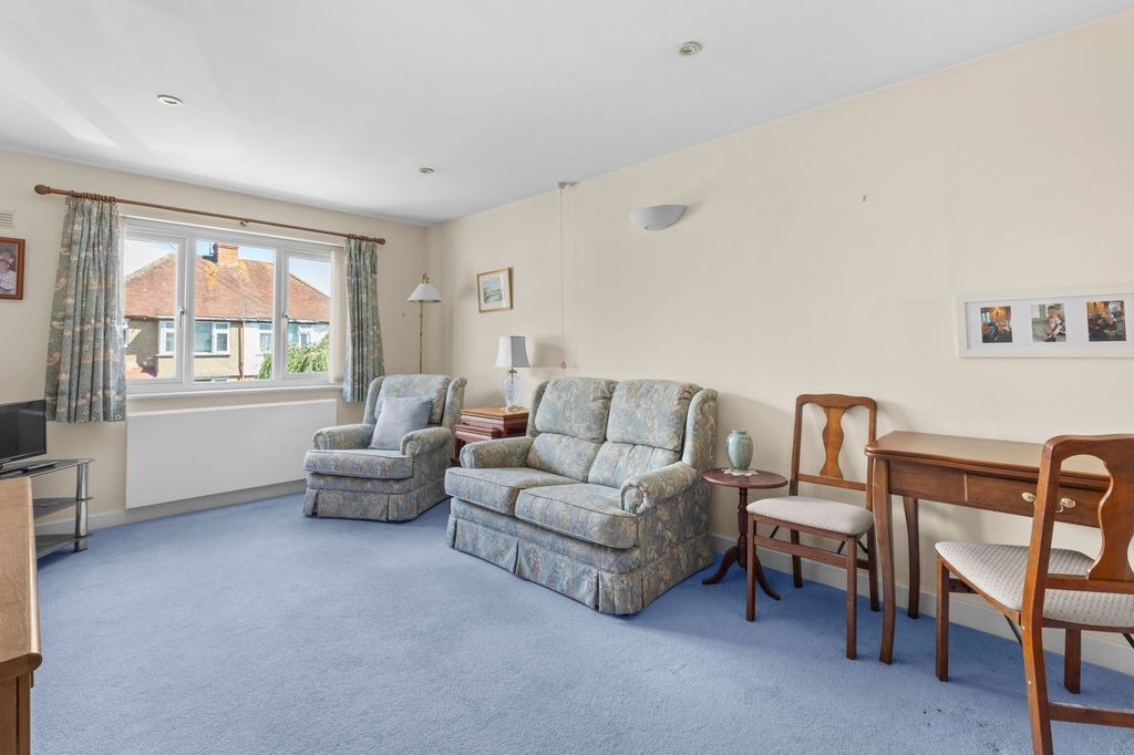 Property photo 2 of 10