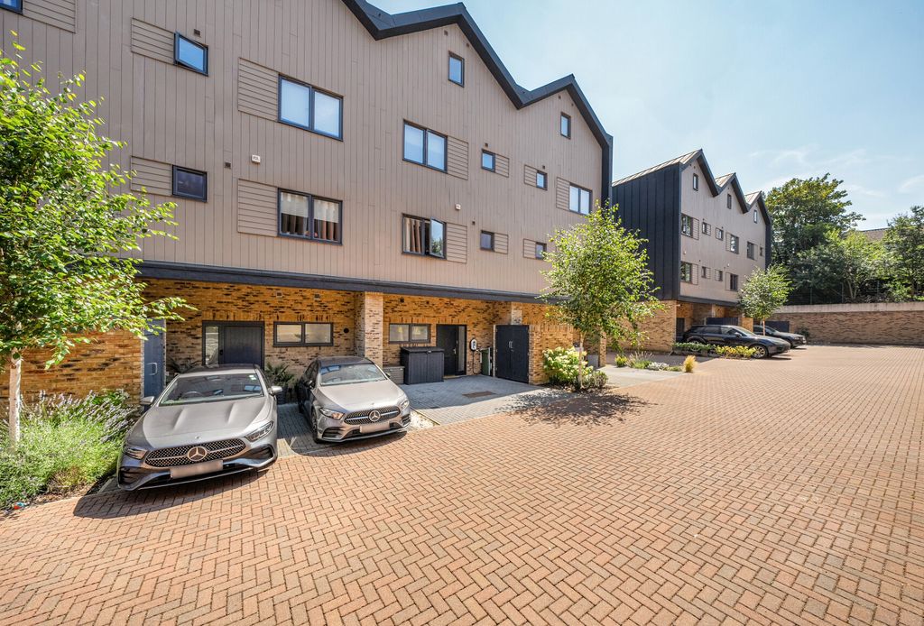 Property photo 1 of 23 1488752-22-6A58E5...