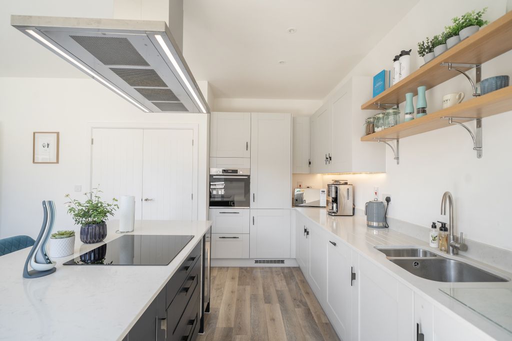 Property photo 2 of 20 146359076A074Eb745542