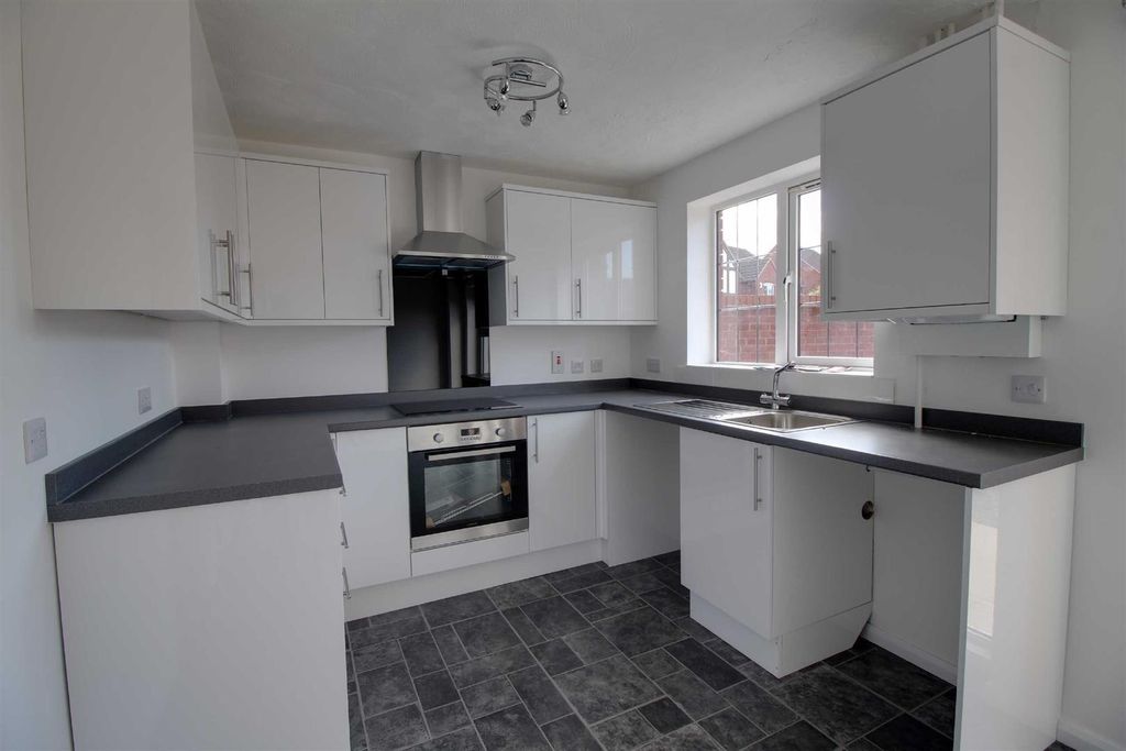 Property photo 3 of 11 Kitchen/Diner